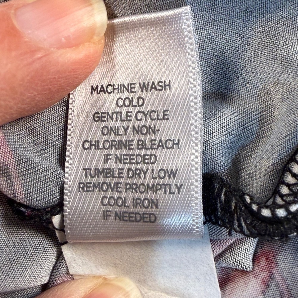 Avenue Women 14/16 Burgundy Floral Plaid Sleeveless Button Down Tunic‎ Top NWOT - Picture 10 of 13